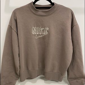 Embroidered Nike Sweatshirt L
